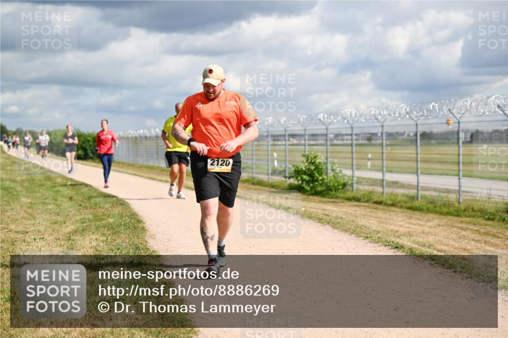 14.09.2025 - Airport Race Dr. Thomas Lammeyer http://msf.ph/oto/8886269 14.09.2025 12:45:28 Laufen 2120 meine-sportfotos.de