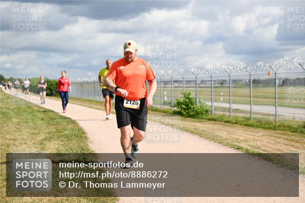 14.09.2025 - Airport Race Dr. Thomas Lammeyer http://msf.ph/oto/8886272 14.09.2025 12:45:28 Laufen 2120 meine-sportfotos.de