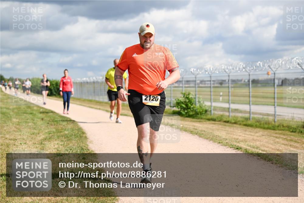14.09.2025 - Airport Race Dr. Thomas Lammeyer http://msf.ph/oto/8886281 14.09.2025 12:45:29 Laufen 20, 2120 meine-sportfotos.de