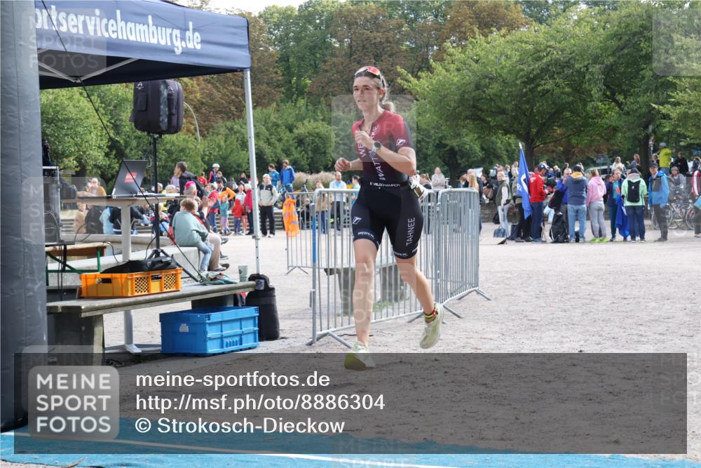 14.09.2025 - Stadtparktriathlon Strokosch-Dieckow http://msf.ph/oto/8886304 14.09.2025 11:18:03 Ziel 717 meine-sportfotos.de