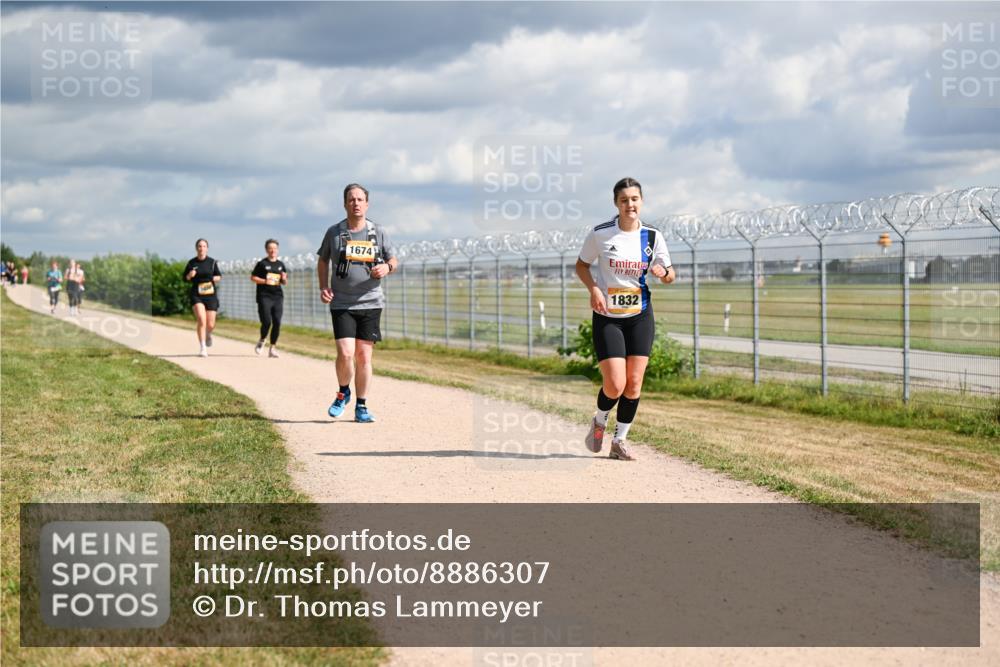 14.09.2025 - Airport Race Dr. Thomas Lammeyer http://msf.ph/oto/8886307 14.09.2025 12:45:48 Laufen 1674, 1832 meine-sportfotos.de