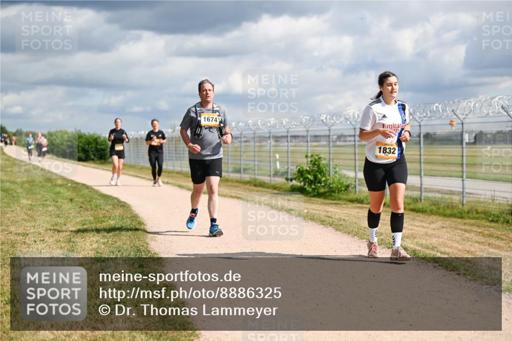 14.09.2025 - Airport Race Dr. Thomas Lammeyer http://msf.ph/oto/8886325 14.09.2025 12:45:49 Laufen 1674, 1832 meine-sportfotos.de