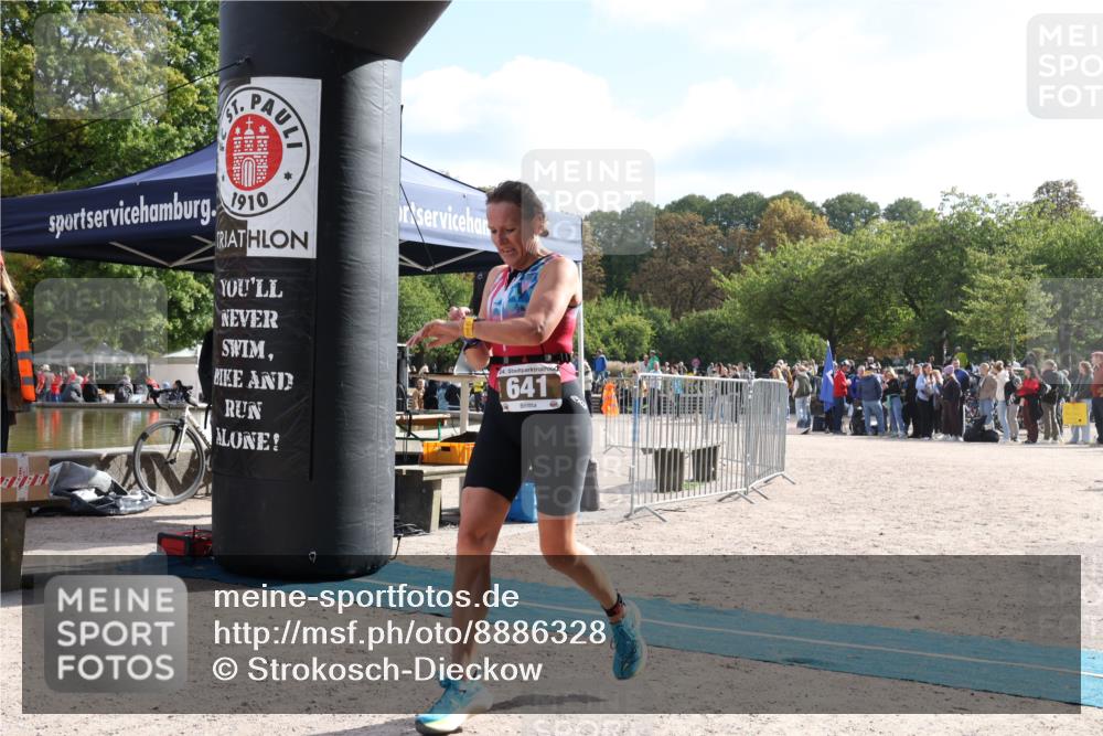 14.09.2025 - Stadtparktriathlon Strokosch-Dieckow http://msf.ph/oto/8886328 14.09.2025 11:18:40 Ziel 641 meine-sportfotos.de