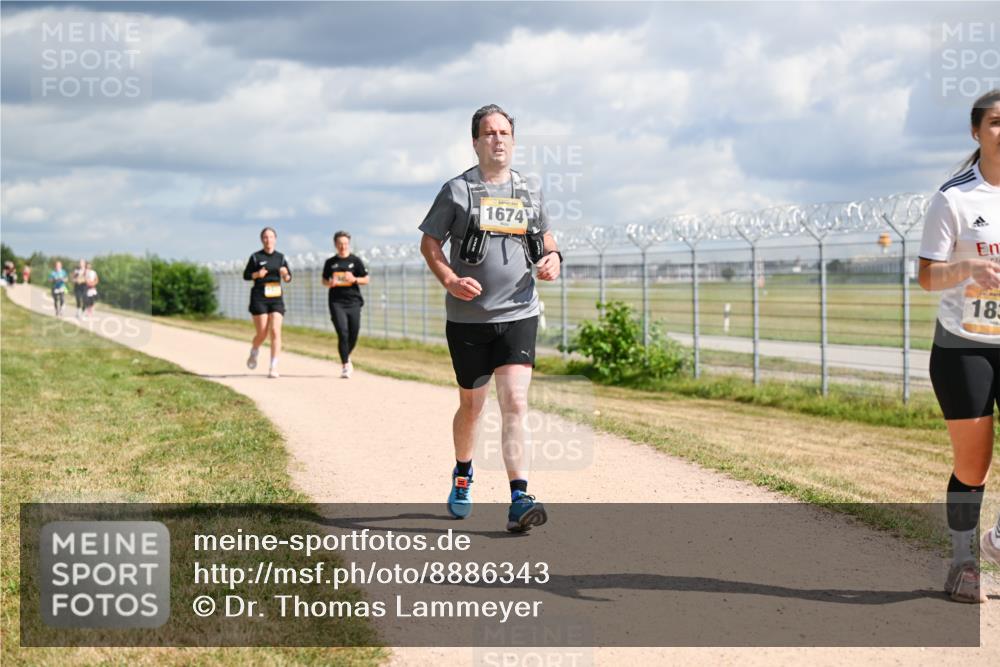 14.09.2025 - Airport Race Dr. Thomas Lammeyer http://msf.ph/oto/8886343 14.09.2025 12:45:50 Laufen 1674, 183 meine-sportfotos.de