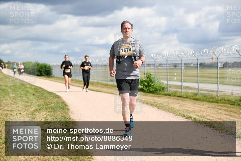 14.09.2025 - Airport Race Dr. Thomas Lammeyer http://msf.ph/oto/8886349 14.09.2025 12:45:51 Laufen 1674 meine-sportfotos.de