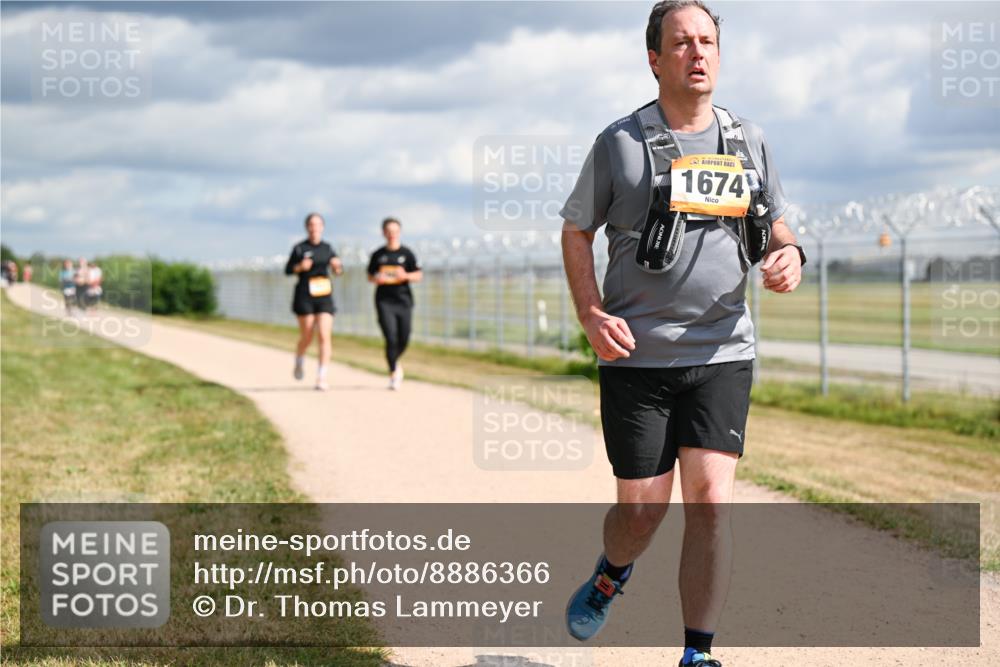 14.09.2025 - Airport Race Dr. Thomas Lammeyer http://msf.ph/oto/8886366 14.09.2025 12:45:52 Laufen 1674 meine-sportfotos.de