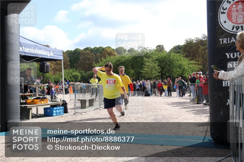 14.09.2025 - Stadtparktriathlon Strokosch-Dieckow http://msf.ph/oto/8886377 14.09.2025 11:19:48 Ziel 557, 562 meine-sportfotos.de