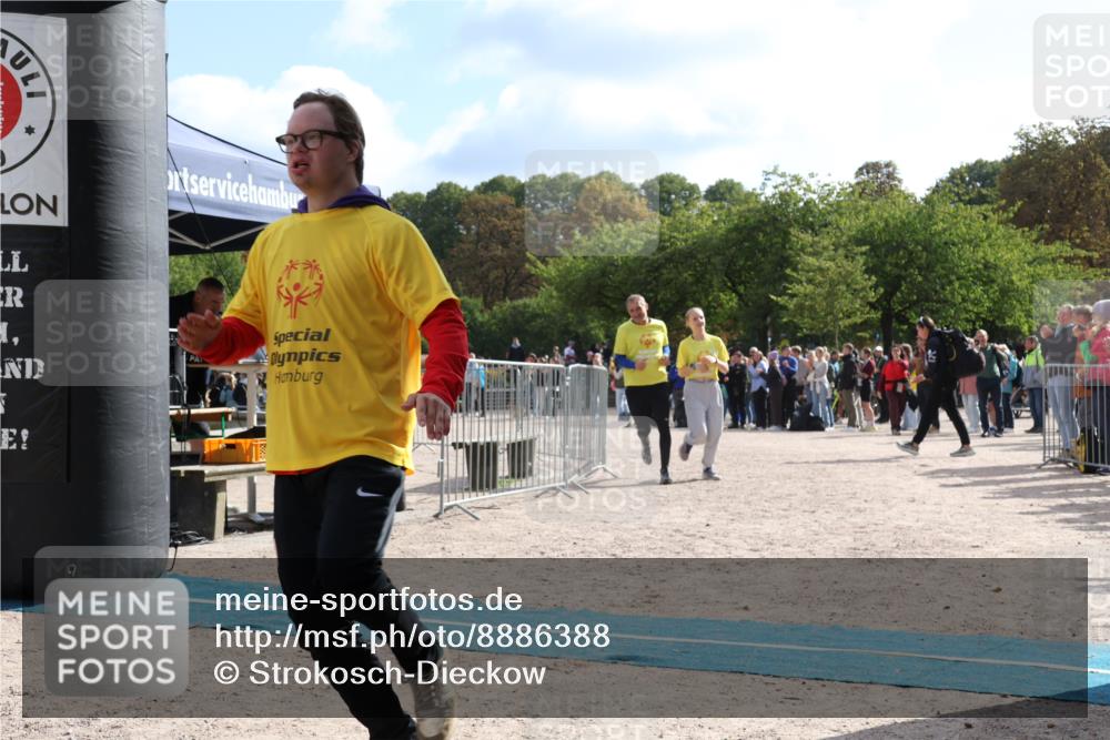 14.09.2025 - Stadtparktriathlon Strokosch-Dieckow http://msf.ph/oto/8886388 14.09.2025 11:19:49 Ziel 562 meine-sportfotos.de