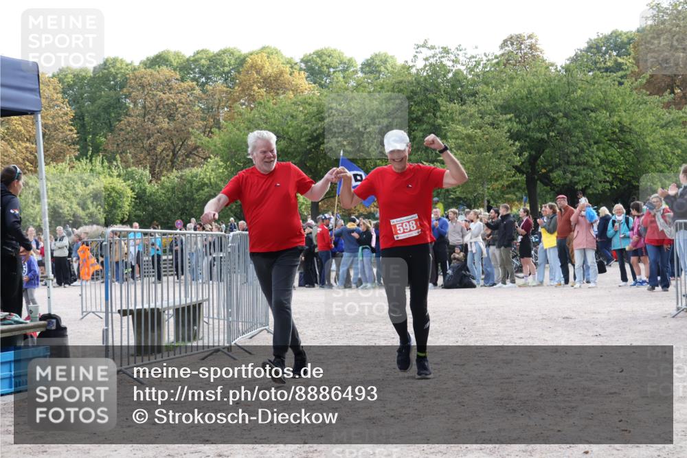 14.09.2025 - Stadtparktriathlon Strokosch-Dieckow http://msf.ph/oto/8886493 14.09.2025 11:21:18 Ziel 515, 598 meine-sportfotos.de