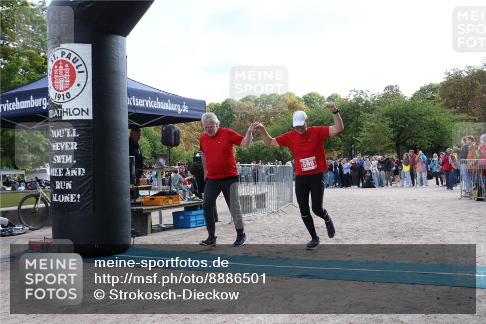 14.09.2025 - Stadtparktriathlon Strokosch-Dieckow http://msf.ph/oto/8886501 14.09.2025 11:21:19 Ziel 513, 515, 598 meine-sportfotos.de