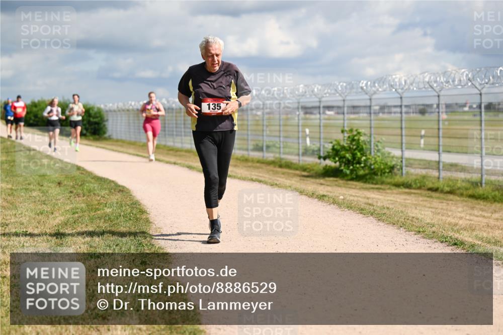 14.09.2025 - Airport Race Dr. Thomas Lammeyer http://msf.ph/oto/8886529 14.09.2025 12:46:55 Laufen 135 meine-sportfotos.de