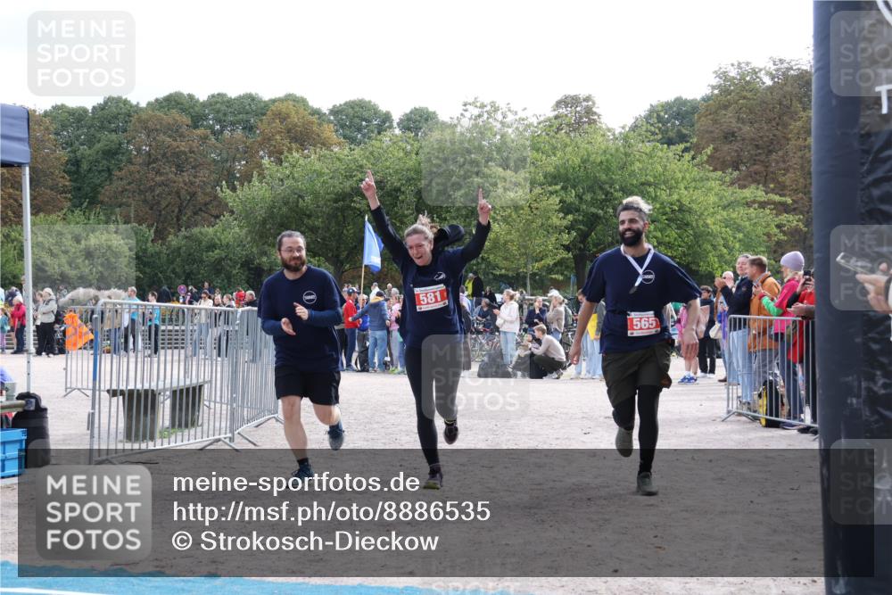14.09.2025 - Stadtparktriathlon Strokosch-Dieckow http://msf.ph/oto/8886535 14.09.2025 11:22:19 Ziel 581 meine-sportfotos.de