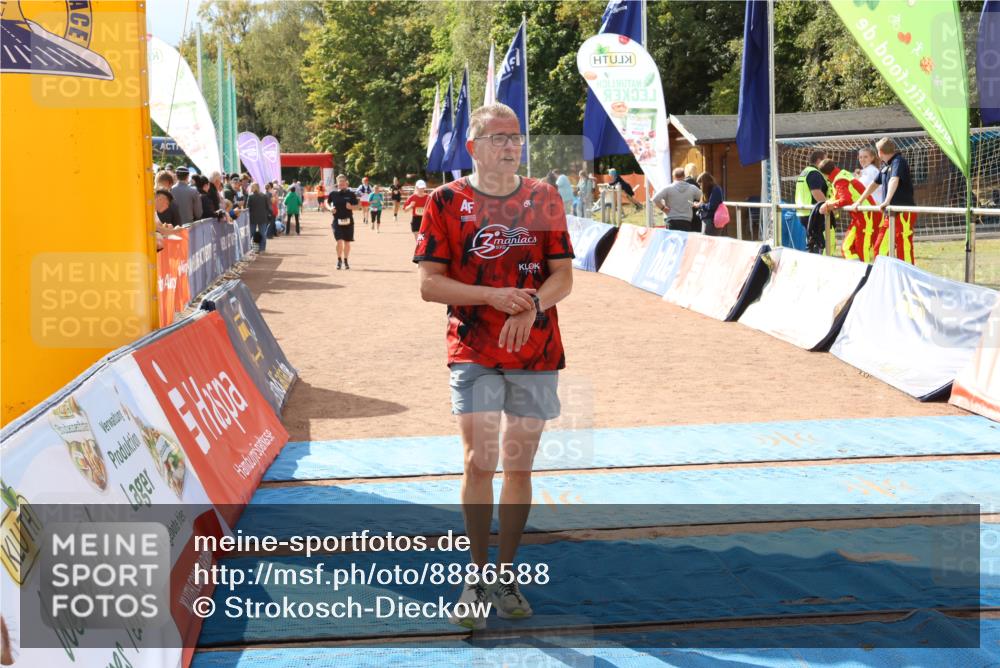 14.09.2025 - Airport Race Strokosch-Dieckow http://msf.ph/oto/8886588 14.09.2025 12:53:04 Ziel 438, 1212, 1306 meine-sportfotos.de