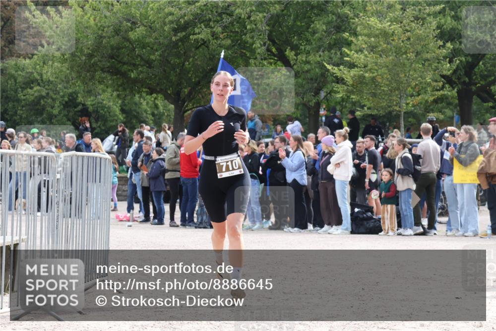 14.09.2025 - Stadtparktriathlon Strokosch-Dieckow http://msf.ph/oto/8886645 14.09.2025 11:25:12 Ziel 710 meine-sportfotos.de