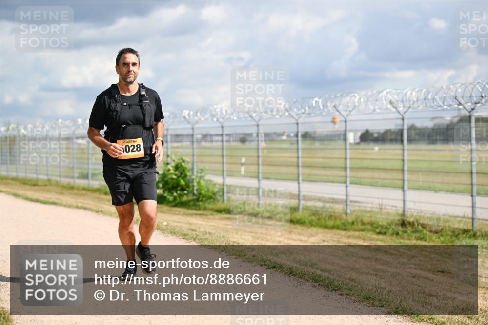 14.09.2025 - Airport Race Dr. Thomas Lammeyer http://msf.ph/oto/8886661 14.09.2025 12:47:51 Laufen 028 meine-sportfotos.de