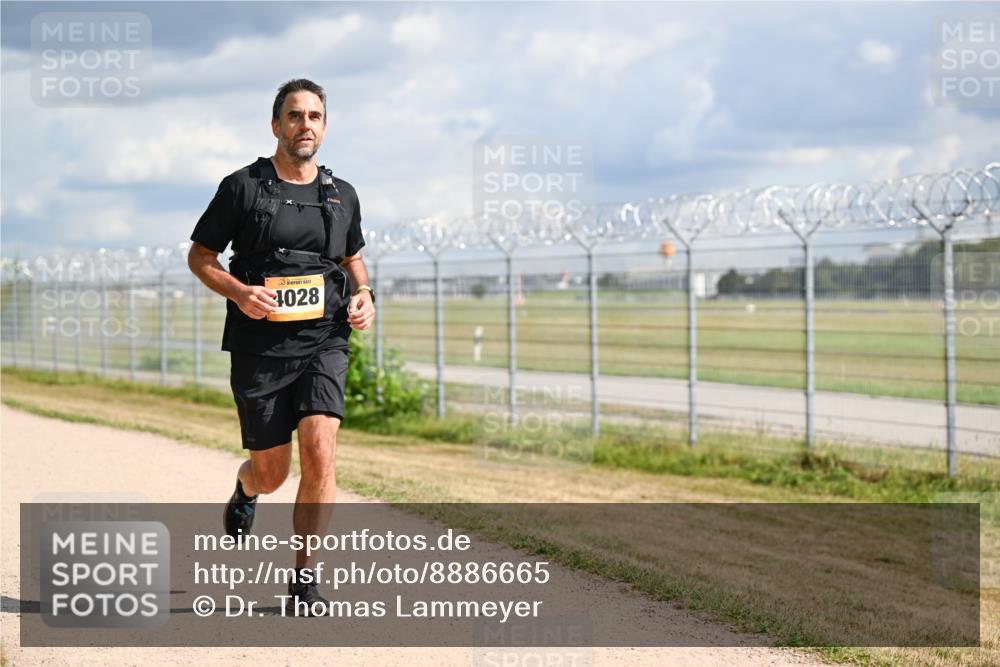 14.09.2025 - Airport Race Dr. Thomas Lammeyer http://msf.ph/oto/8886665 14.09.2025 12:47:51 Laufen 4028 meine-sportfotos.de