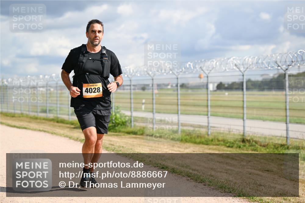 14.09.2025 - Airport Race Dr. Thomas Lammeyer http://msf.ph/oto/8886667 14.09.2025 12:47:51 Laufen 4028 meine-sportfotos.de
