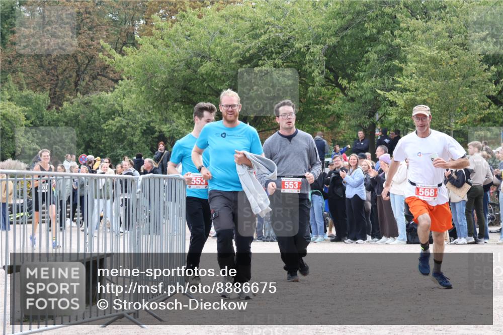 14.09.2025 - Stadtparktriathlon Strokosch-Dieckow http://msf.ph/oto/8886675 14.09.2025 11:25:33 Ziel 553, 568, 674, 701 meine-sportfotos.de