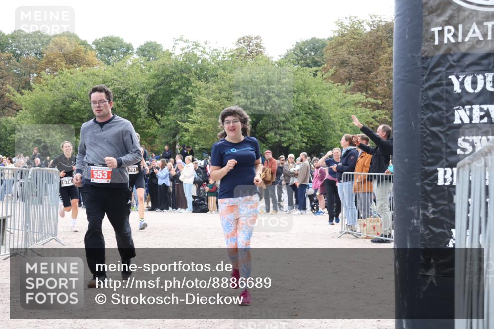 14.09.2025 - Stadtparktriathlon Strokosch-Dieckow http://msf.ph/oto/8886689 14.09.2025 11:25:36 Ziel 553, 568, 674, 701 meine-sportfotos.de