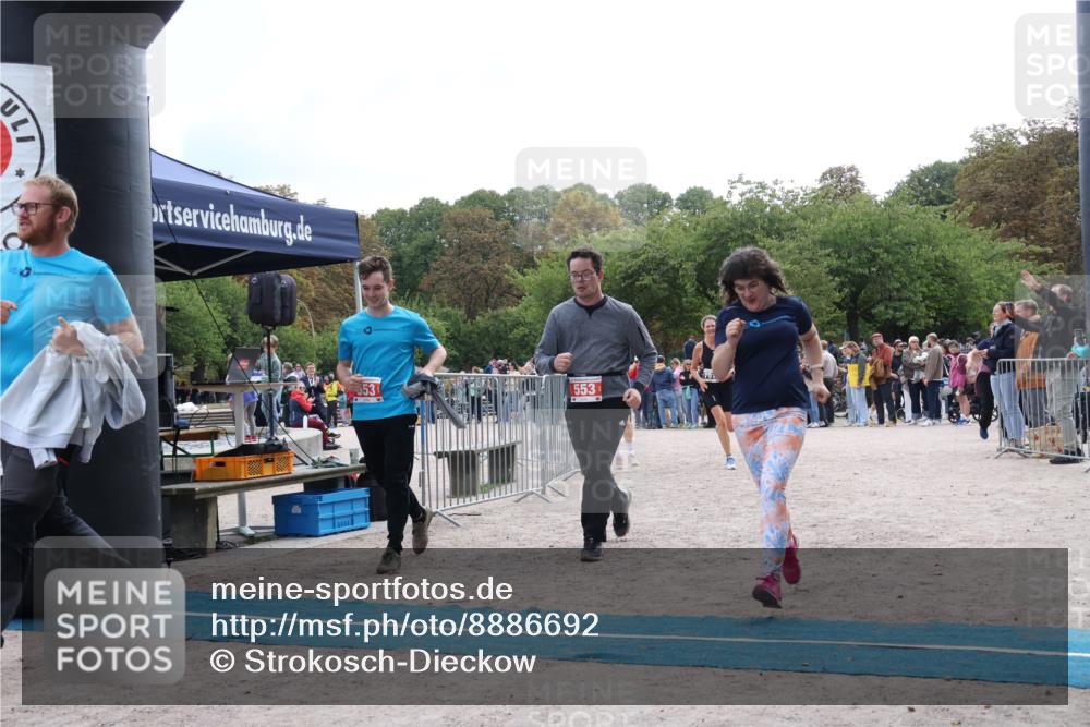 14.09.2025 - Stadtparktriathlon Strokosch-Dieckow http://msf.ph/oto/8886692 14.09.2025 11:25:37 Ziel 553, 568, 674, 701 meine-sportfotos.de