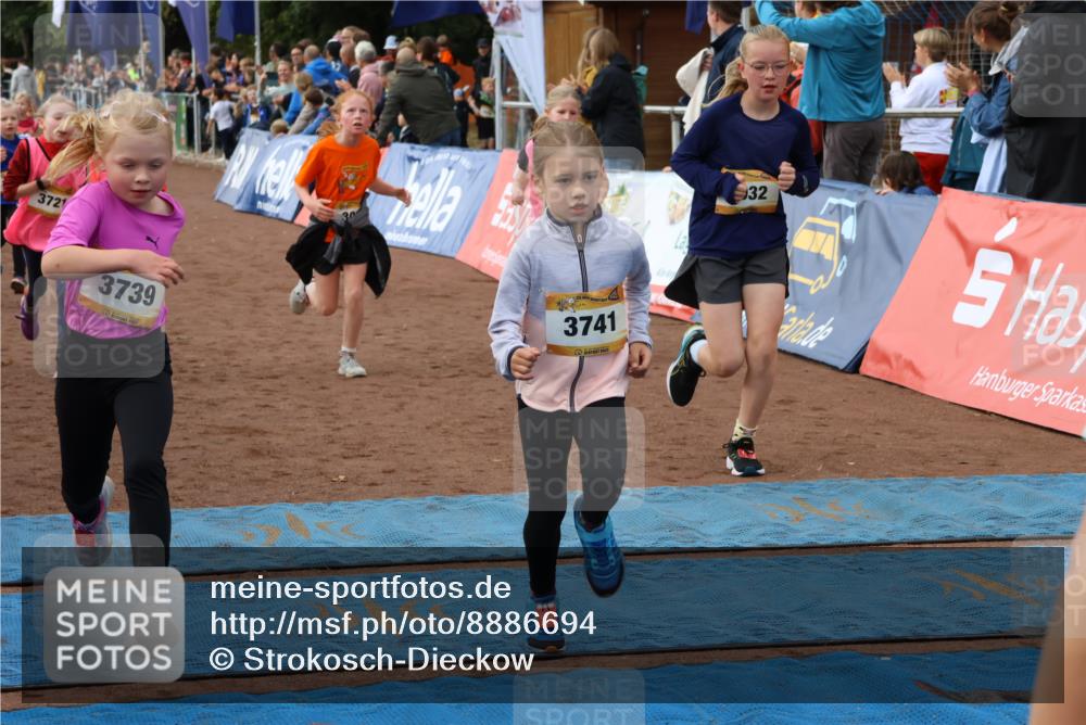 14.09.2025 - Airport Race Strokosch-Dieckow http://msf.ph/oto/8886694 14.09.2025 10:29:59 Ziel 3032, 3038, 3124, 3141, 3310, 3320, 3335, 3336, 3385, 3576, 3583, 3593, 3721, 3739, 3741 meine-sportfotos.de