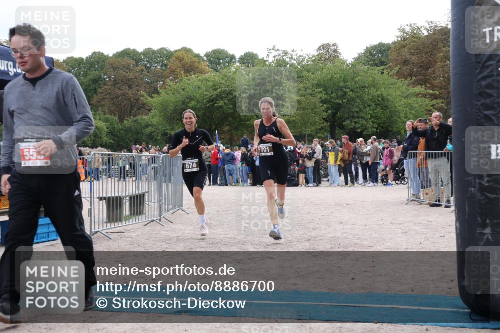 14.09.2025 - Stadtparktriathlon Strokosch-Dieckow http://msf.ph/oto/8886700 14.09.2025 11:25:38 Ziel 553, 568, 674, 701 meine-sportfotos.de