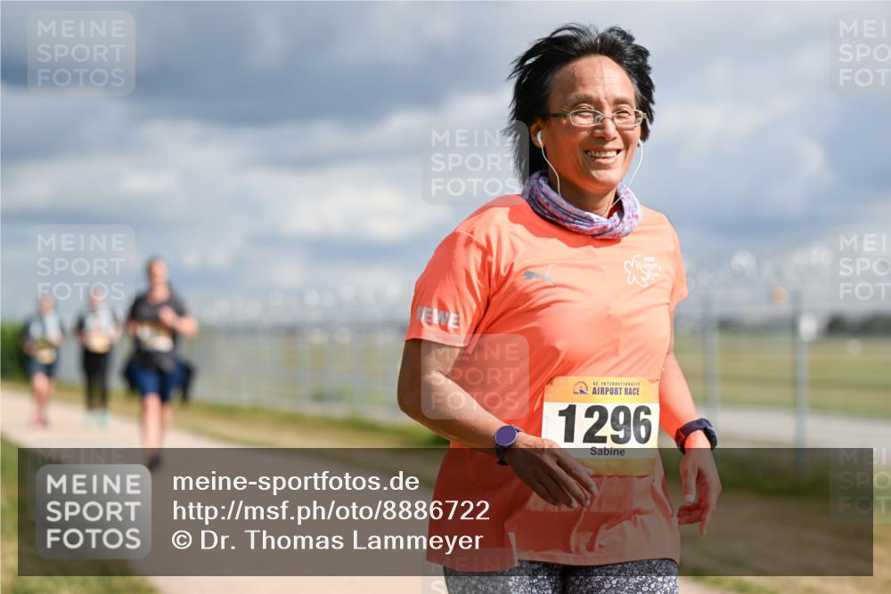 14.09.2025 - Airport Race Dr. Thomas Lammeyer http://msf.ph/oto/8886722 14.09.2025 12:48:07 Laufen 42, 1296 meine-sportfotos.de