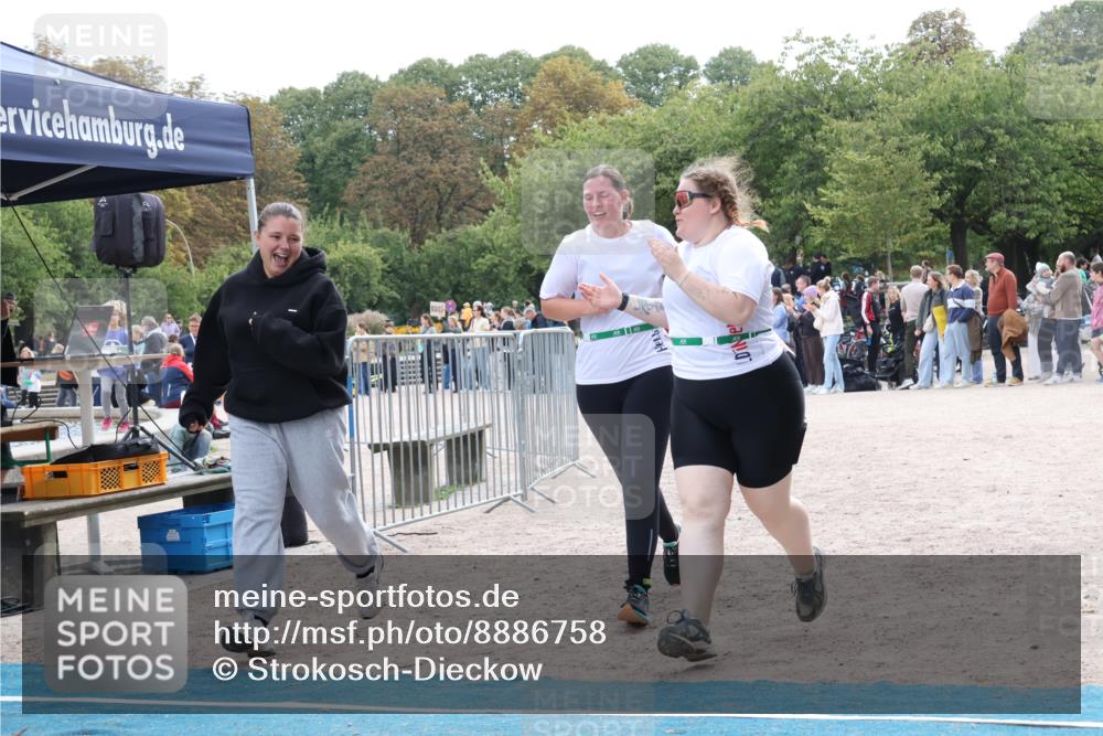 14.09.2025 - Stadtparktriathlon Strokosch-Dieckow http://msf.ph/oto/8886758 14.09.2025 11:27:03 Ziel 535, 681 meine-sportfotos.de