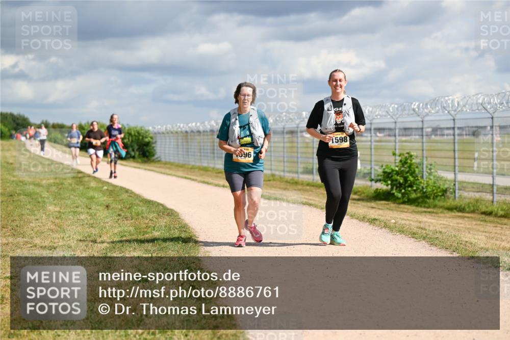 14.09.2025 - Airport Race Dr. Thomas Lammeyer http://msf.ph/oto/8886761 14.09.2025 12:48:14 Laufen 596, 1598 meine-sportfotos.de