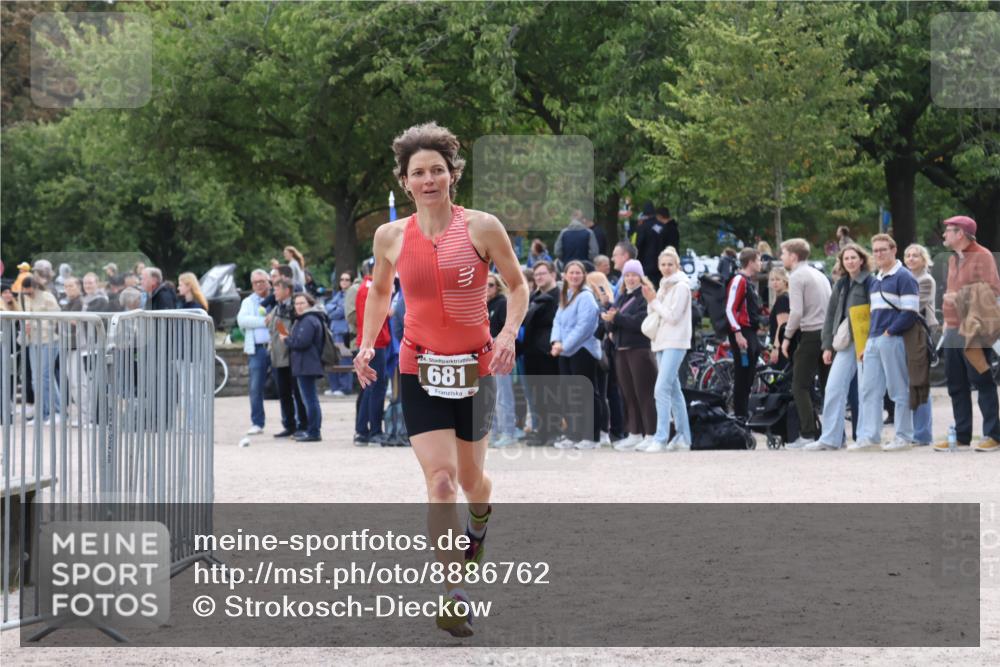 14.09.2025 - Stadtparktriathlon Strokosch-Dieckow http://msf.ph/oto/8886762 14.09.2025 11:27:09 Ziel 535, 681 meine-sportfotos.de