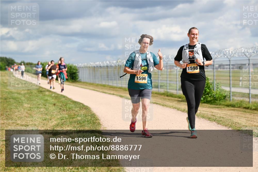 14.09.2025 - Airport Race Dr. Thomas Lammeyer http://msf.ph/oto/8886777 14.09.2025 12:48:15 Laufen 1596, 1598 meine-sportfotos.de