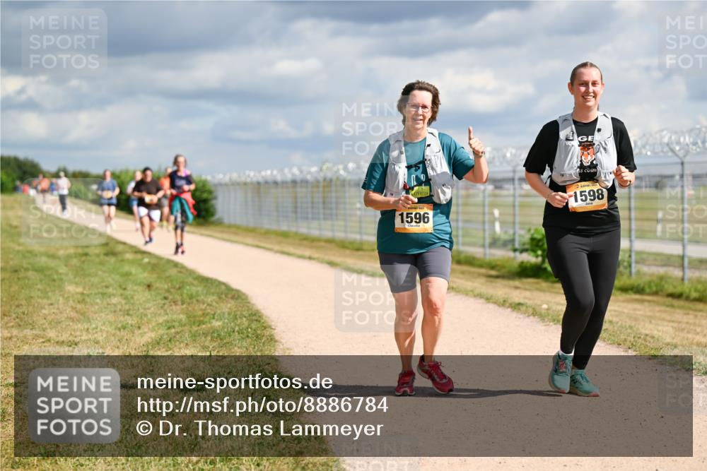 14.09.2025 - Airport Race Dr. Thomas Lammeyer http://msf.ph/oto/8886784 14.09.2025 12:48:16 Laufen 1596, 1598 meine-sportfotos.de