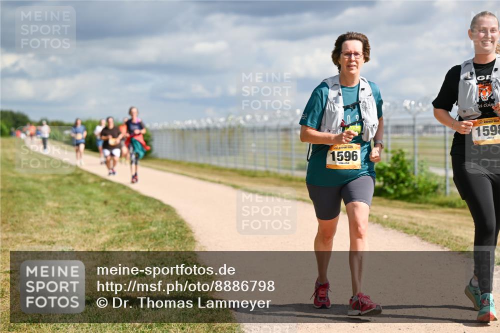 14.09.2025 - Airport Race Dr. Thomas Lammeyer http://msf.ph/oto/8886798 14.09.2025 12:48:17 Laufen 1596, 1598 meine-sportfotos.de