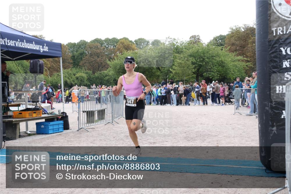 14.09.2025 - Stadtparktriathlon Strokosch-Dieckow http://msf.ph/oto/8886803 14.09.2025 11:28:19 Ziel 647, 648 meine-sportfotos.de