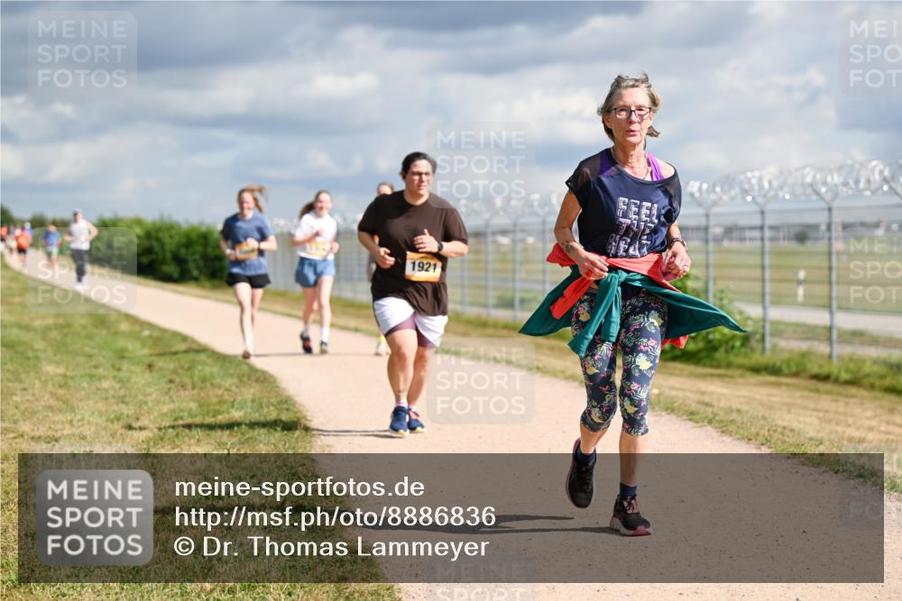 14.09.2025 - Airport Race Dr. Thomas Lammeyer http://msf.ph/oto/8886836 14.09.2025 12:48:26 Laufen 1921 meine-sportfotos.de