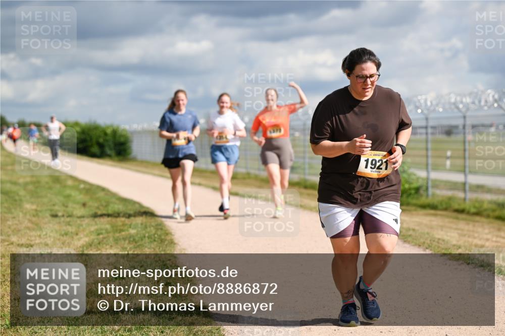 14.09.2025 - Airport Race Dr. Thomas Lammeyer http://msf.ph/oto/8886872 14.09.2025 12:48:28 Laufen 1921 meine-sportfotos.de