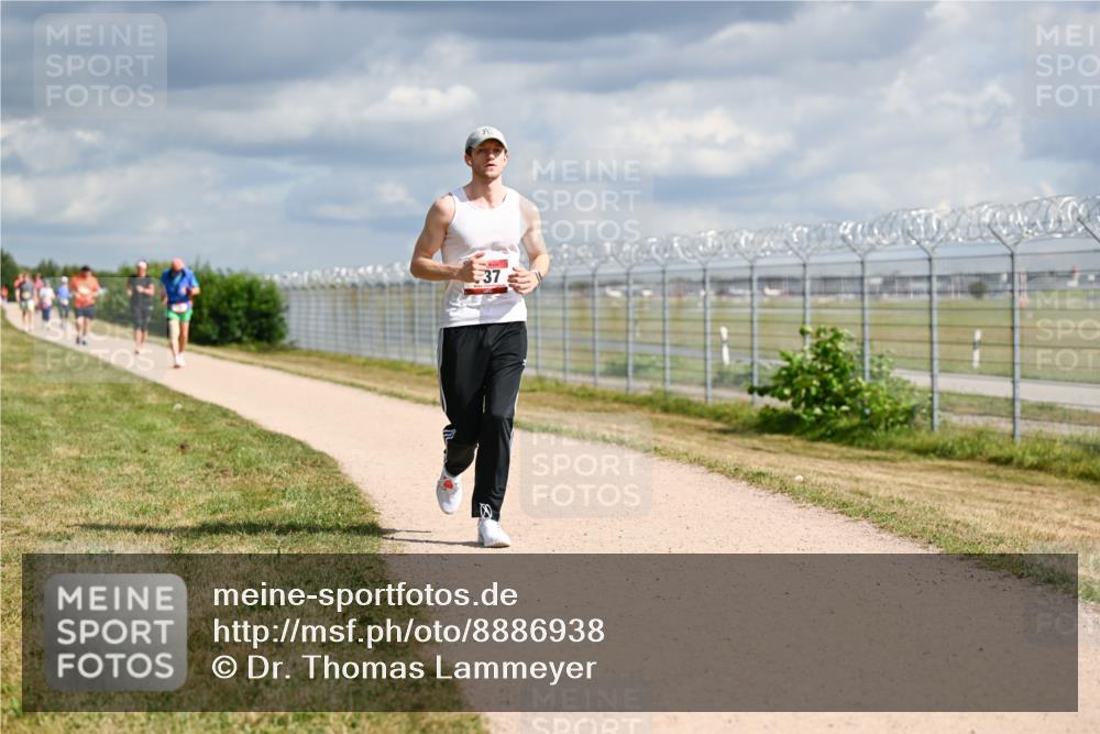 14.09.2025 - Airport Race Dr. Thomas Lammeyer http://msf.ph/oto/8886938 14.09.2025 12:48:43 Laufen 37 meine-sportfotos.de