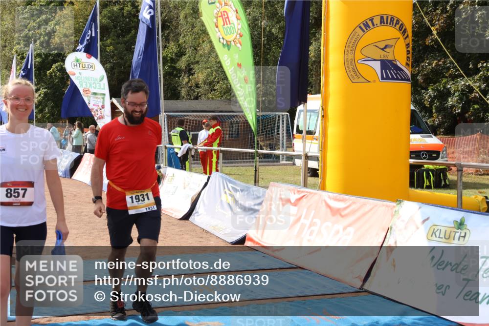 14.09.2025 - Airport Race Strokosch-Dieckow http://msf.ph/oto/8886939 14.09.2025 12:53:43 Ziel 547, 697, 857, 1542, 1931 meine-sportfotos.de