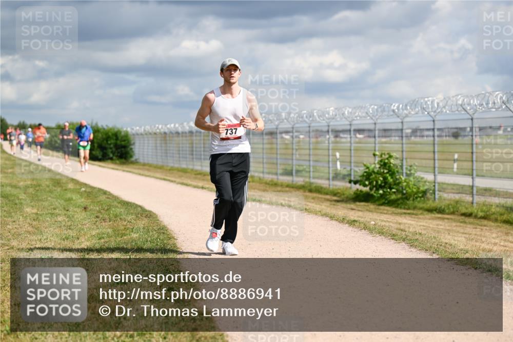 14.09.2025 - Airport Race Dr. Thomas Lammeyer http://msf.ph/oto/8886941 14.09.2025 12:48:43 Laufen 737 meine-sportfotos.de