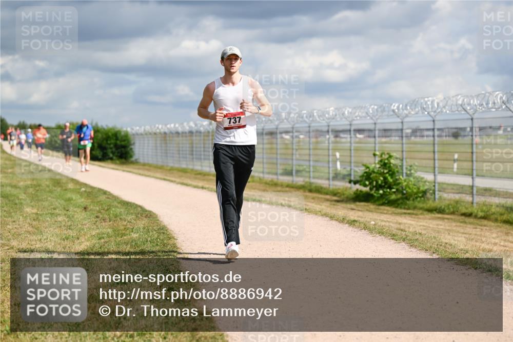 14.09.2025 - Airport Race Dr. Thomas Lammeyer http://msf.ph/oto/8886942 14.09.2025 12:48:43 Laufen 737 meine-sportfotos.de