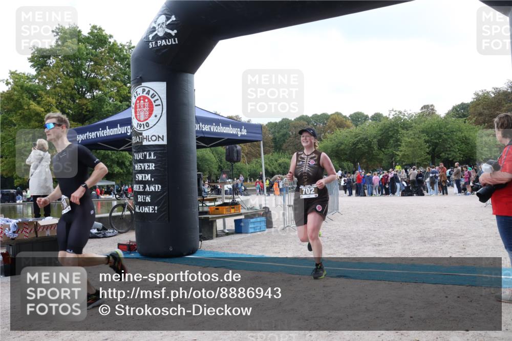 14.09.2025 - Stadtparktriathlon Strokosch-Dieckow http://msf.ph/oto/8886943 14.09.2025 11:31:45 Ziel 702, 764 meine-sportfotos.de