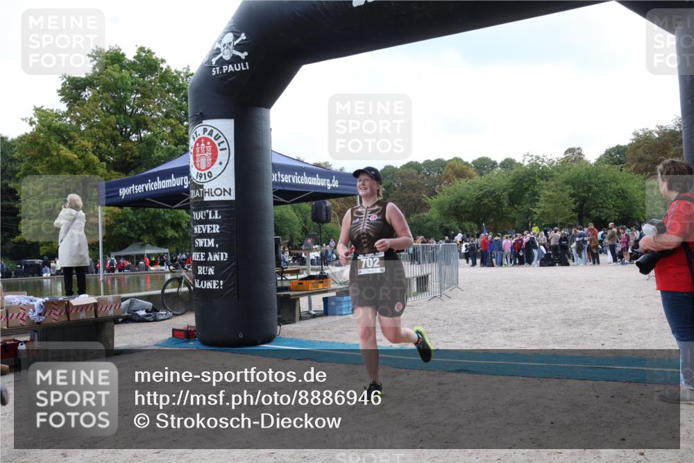 14.09.2025 - Stadtparktriathlon Strokosch-Dieckow http://msf.ph/oto/8886946 14.09.2025 11:31:45 Ziel 702, 764 meine-sportfotos.de
