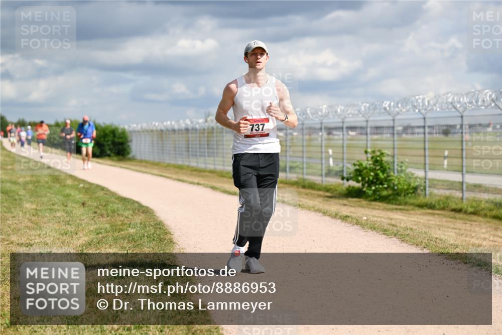 14.09.2025 - Airport Race Dr. Thomas Lammeyer http://msf.ph/oto/8886953 14.09.2025 12:48:44 Laufen 737 meine-sportfotos.de