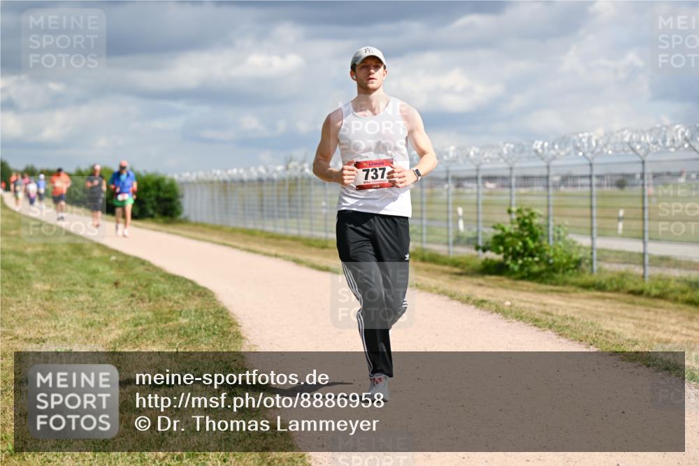 14.09.2025 - Airport Race Dr. Thomas Lammeyer http://msf.ph/oto/8886958 14.09.2025 12:48:44 Laufen 737 meine-sportfotos.de