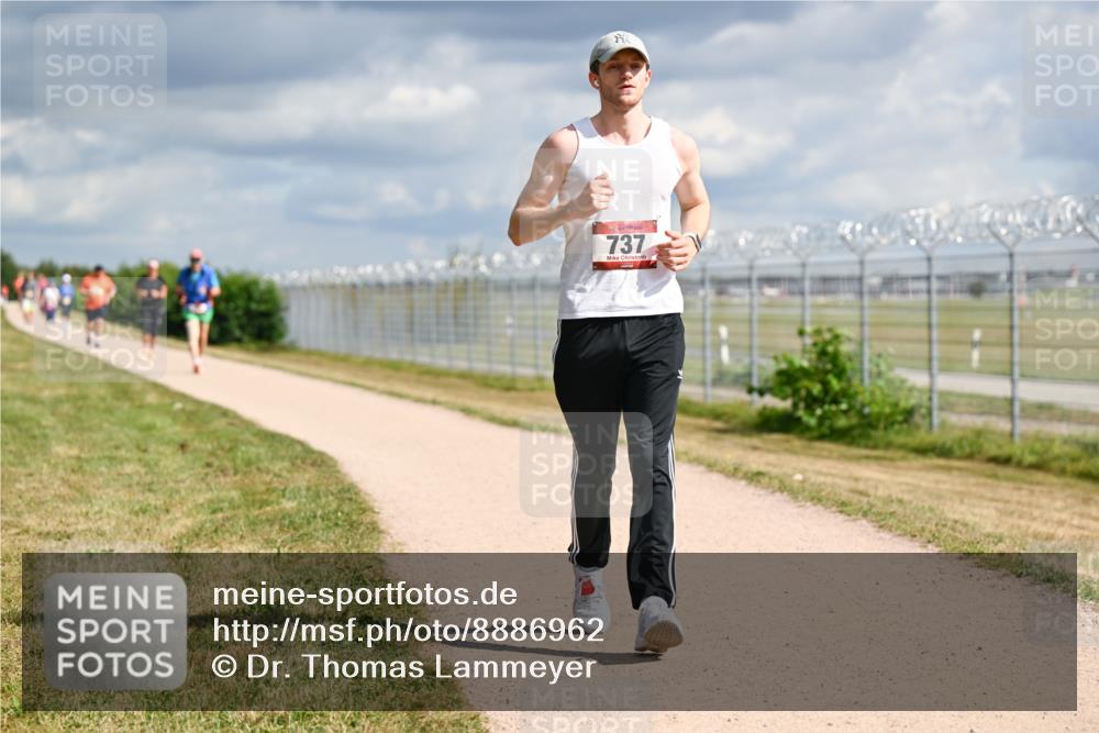 14.09.2025 - Airport Race Dr. Thomas Lammeyer http://msf.ph/oto/8886962 14.09.2025 12:48:44 Laufen 737 meine-sportfotos.de