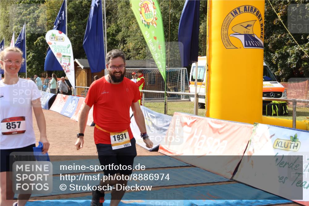 14.09.2025 - Airport Race Strokosch-Dieckow http://msf.ph/oto/8886974 14.09.2025 12:53:43 Ziel 547, 697, 857, 1542, 1931 meine-sportfotos.de