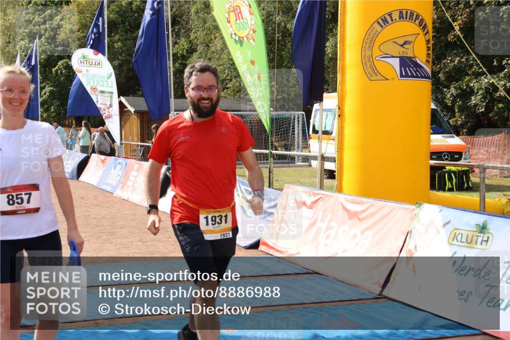 14.09.2025 - Airport Race Strokosch-Dieckow http://msf.ph/oto/8886988 14.09.2025 12:53:43 Ziel 547, 697, 857, 1542, 1931 meine-sportfotos.de