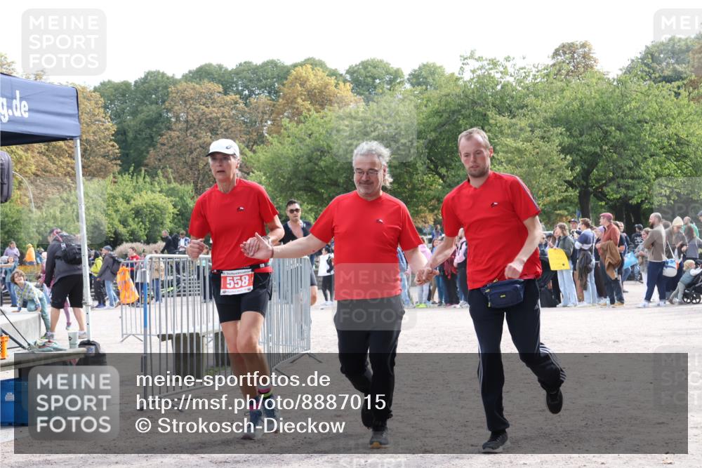 14.09.2025 - Stadtparktriathlon Strokosch-Dieckow http://msf.ph/oto/8887015 14.09.2025 11:32:36 Ziel 558, 817 meine-sportfotos.de