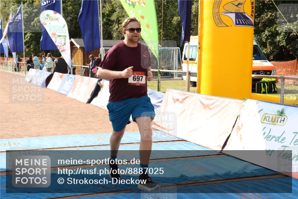 14.09.2025 - Airport Race Strokosch-Dieckow http://msf.ph/oto/8887025 14.09.2025 12:53:52 Ziel 673, 697, 1327 meine-sportfotos.de