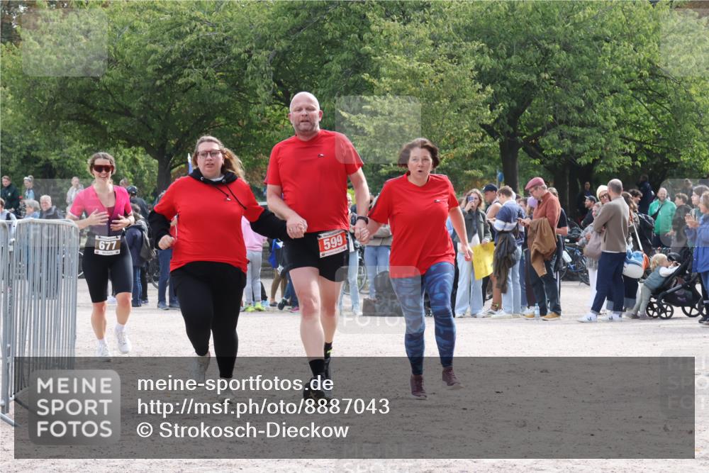 14.09.2025 - Stadtparktriathlon Strokosch-Dieckow http://msf.ph/oto/8887043 14.09.2025 11:32:43 Ziel 599, 677, 817 meine-sportfotos.de